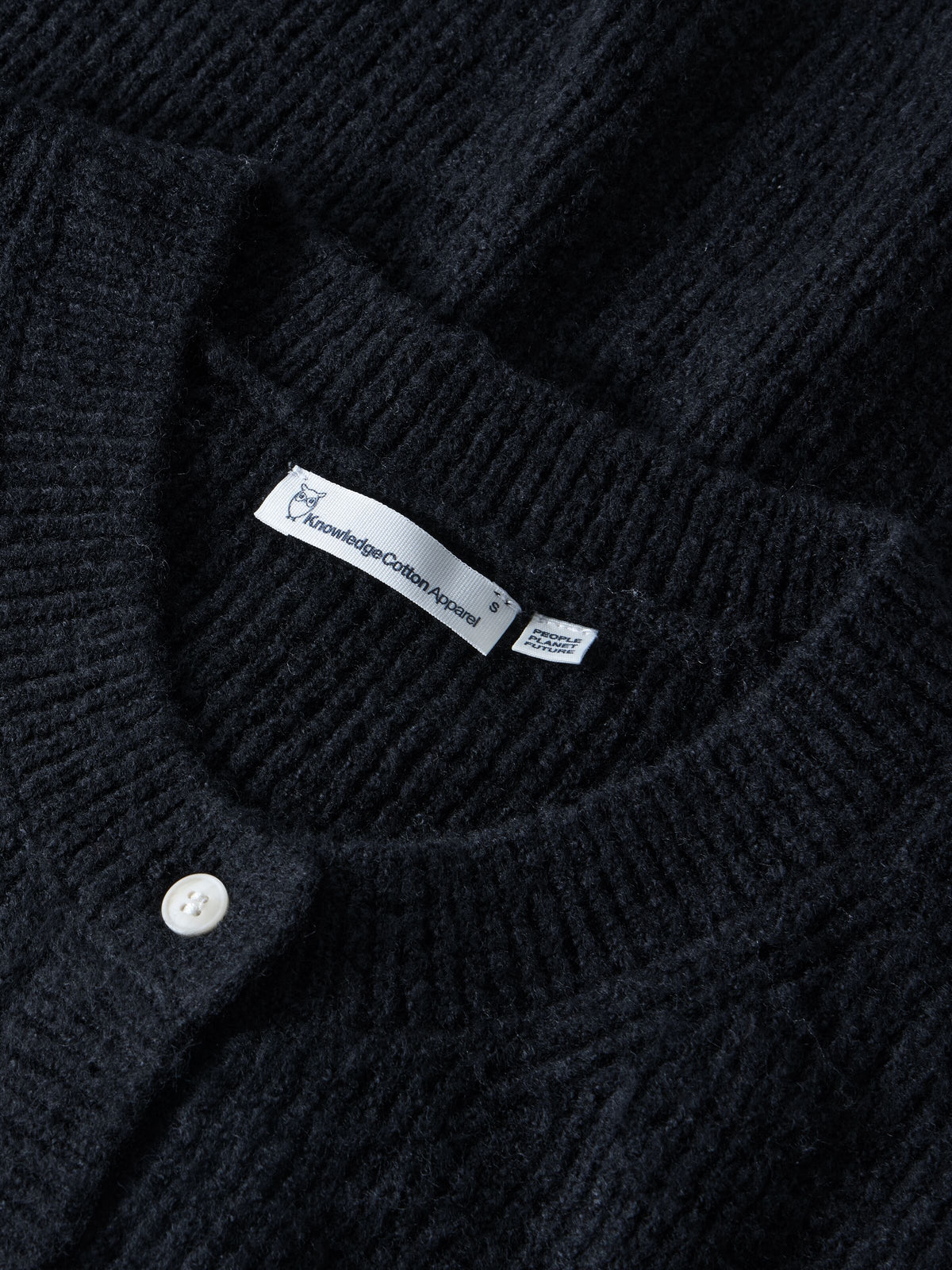 Soufflé Strick-Weste mit Rundhalsausschnitt - Relaxed Fit - aus recyceltem Polyester