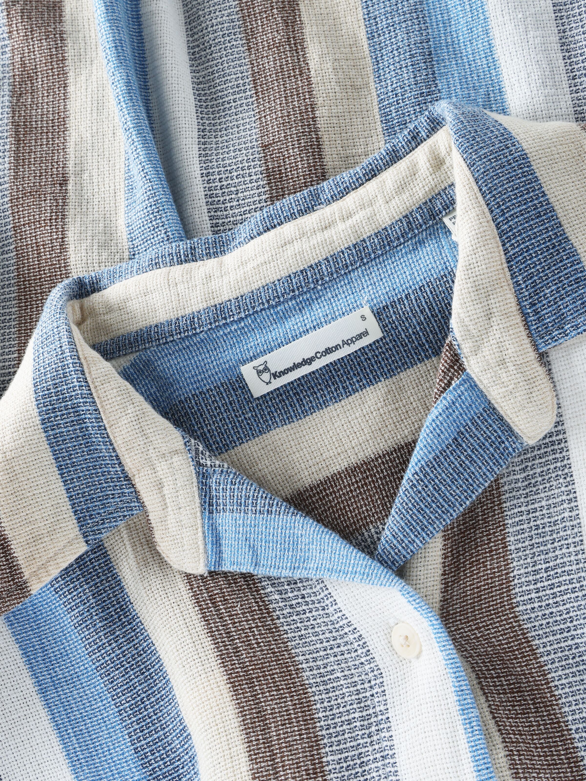 Lockere kurzarm Bluse mit Struktur aus Bio-Baumwolle
