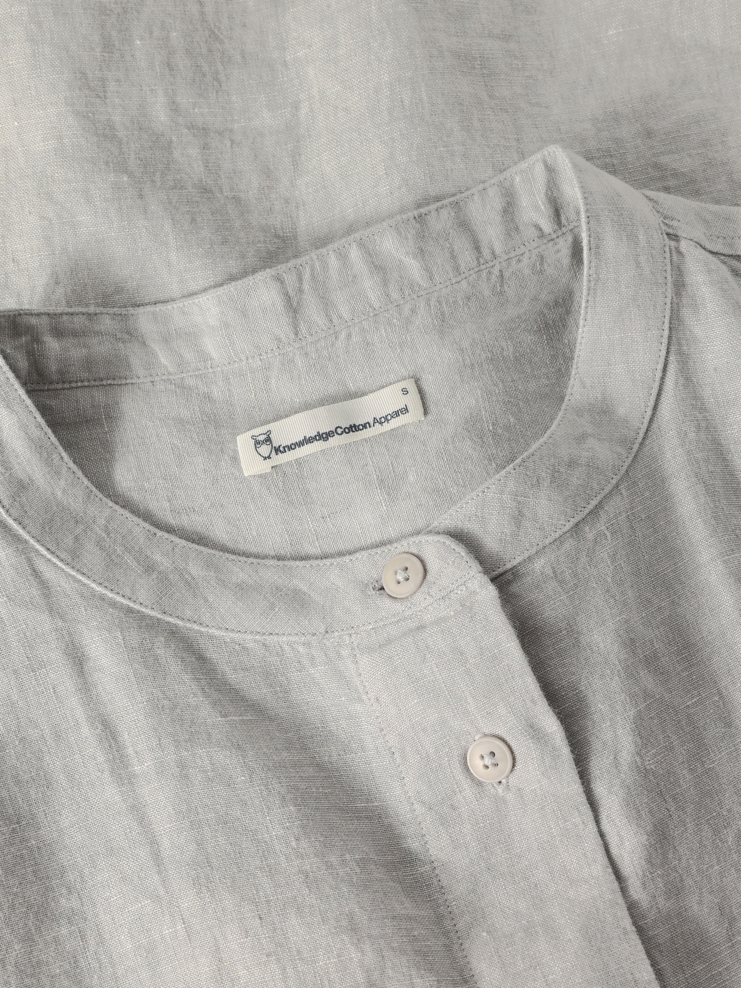 Lockeres Hemd und Bluse mit 3/4 Arm und Stehkragen aus Bio-Leinen