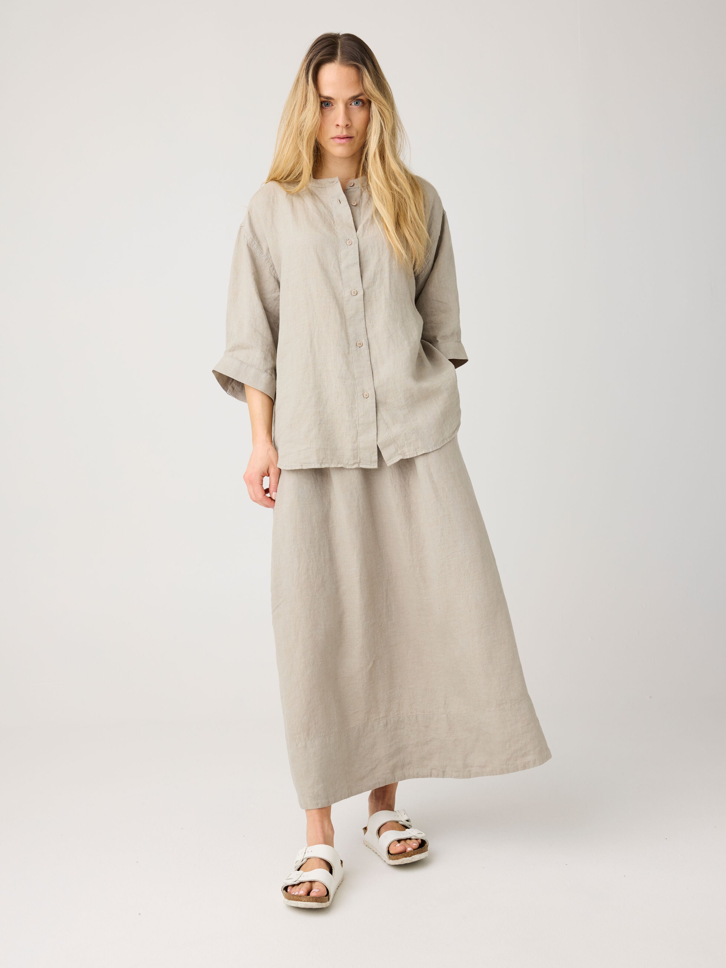 Lockeres Hemd und Bluse mit 3/4 Arm und Stehkragen aus Bio-Leinen