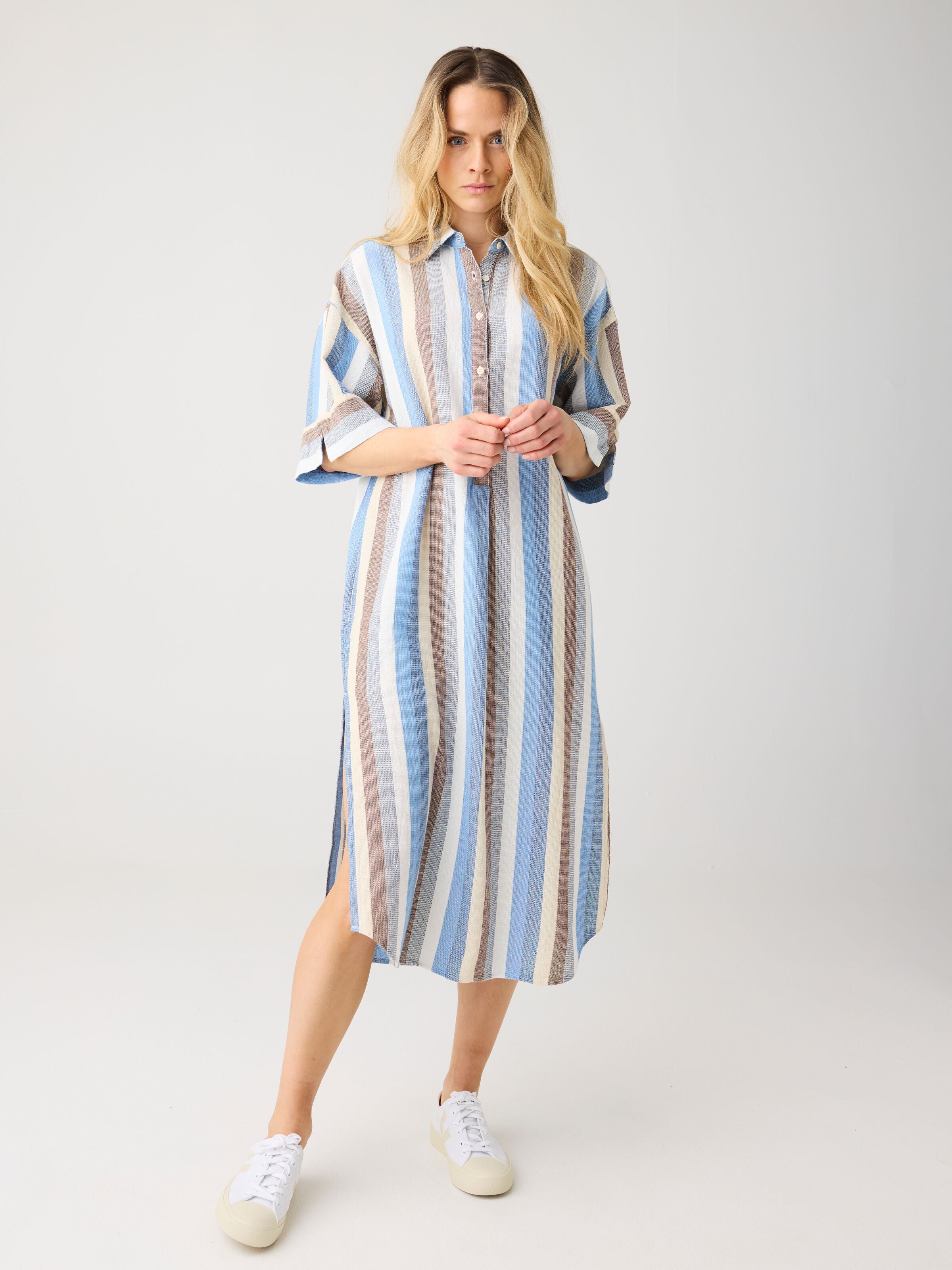 Kurzarm-Blusenkleid mit Struktur aus Bio-Baumwolle