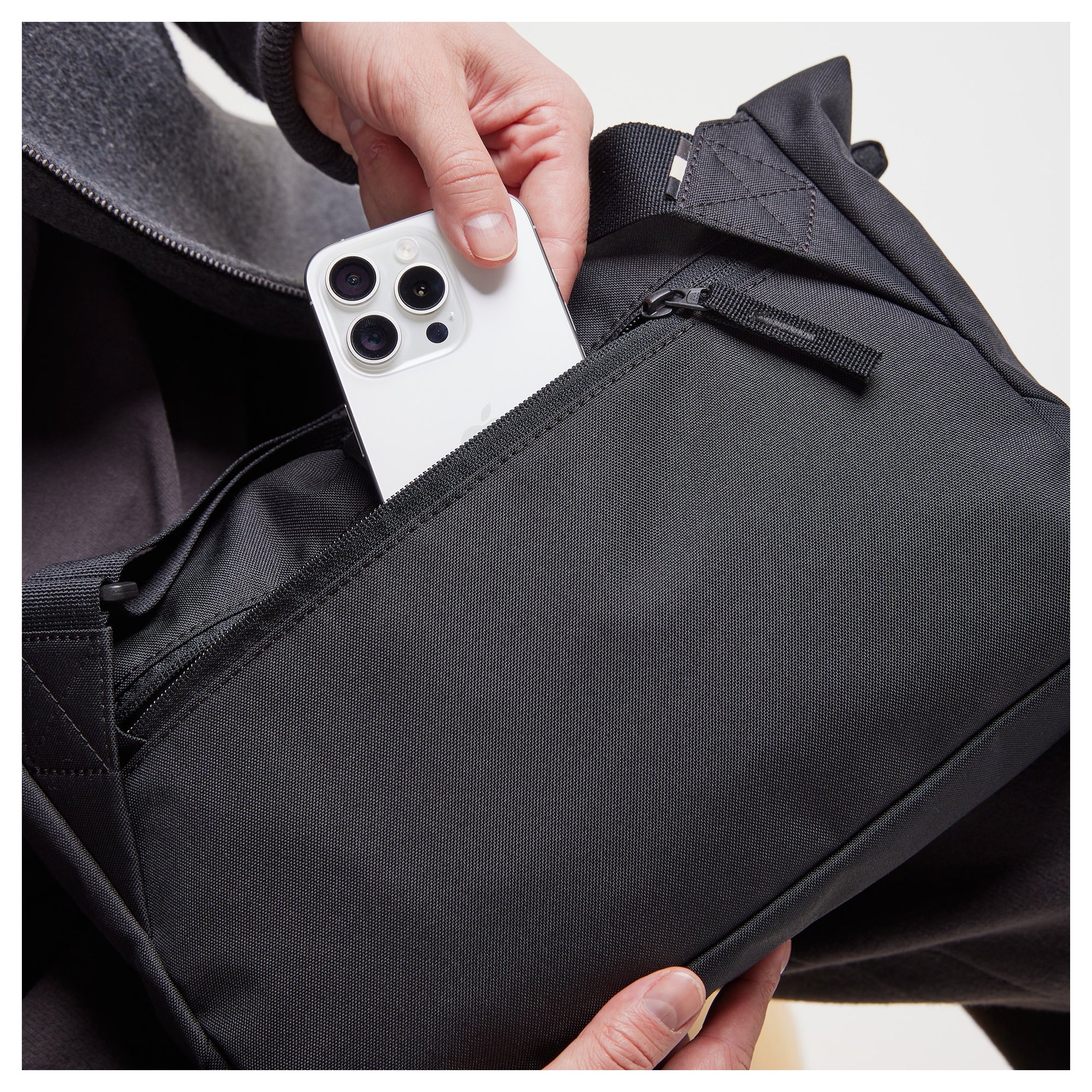 Messenger Bag und Duffle Bag aus RE:PET