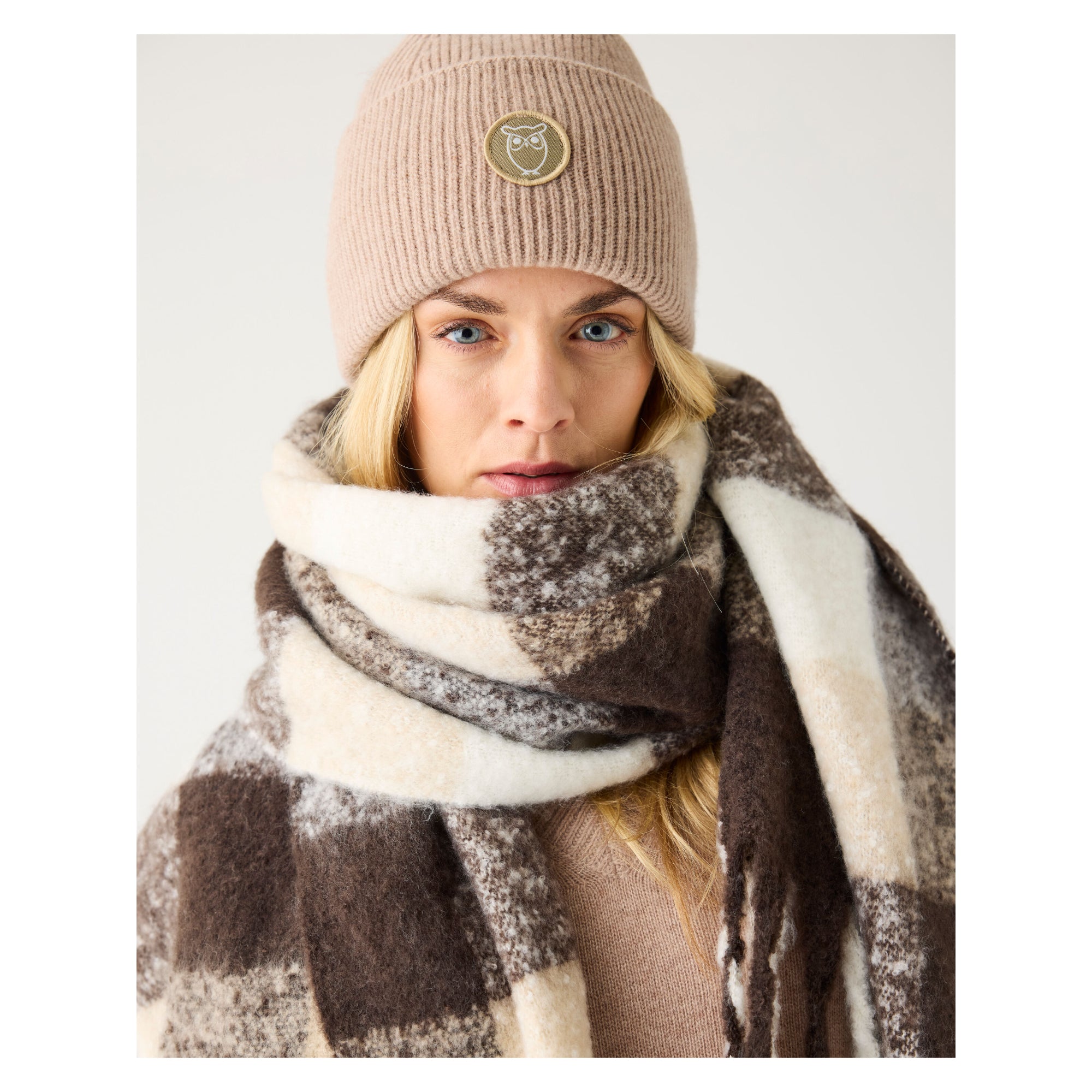 Karierter Schal aus recyceltem Polyester