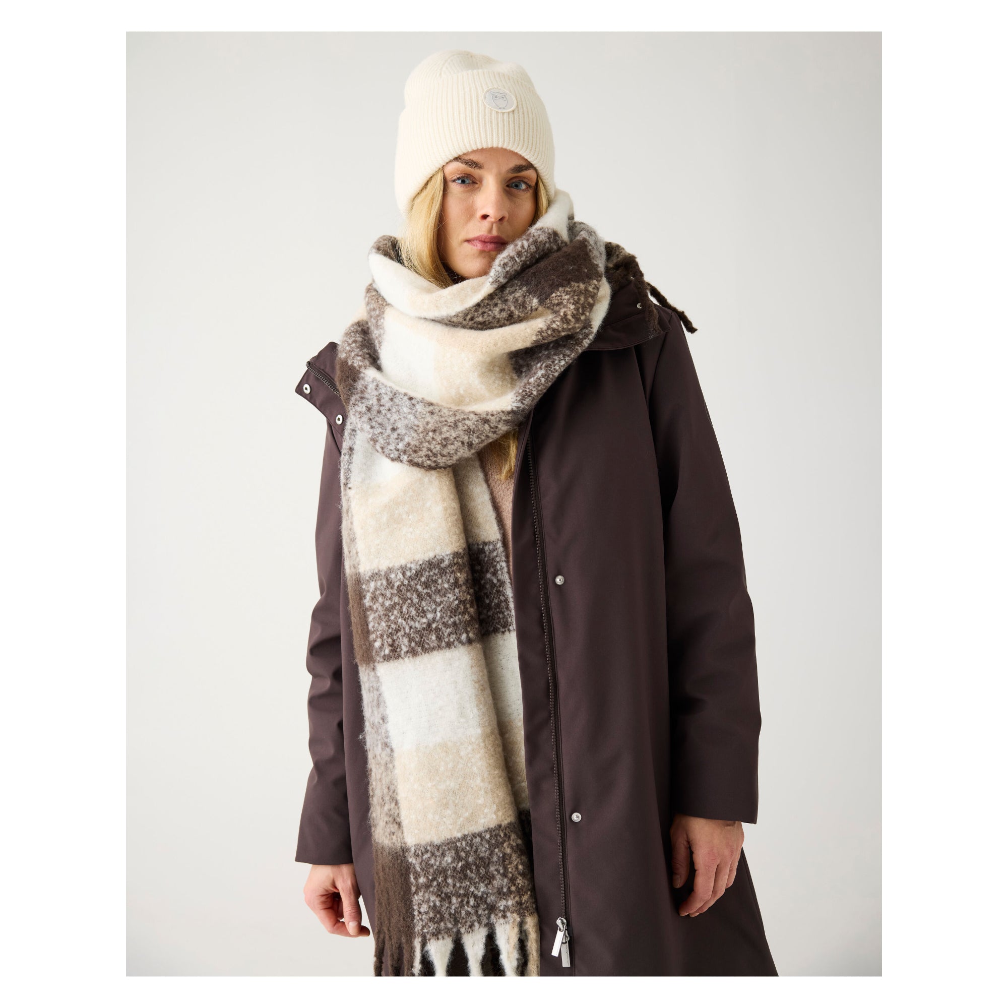 Karierter Schal aus recyceltem Polyester