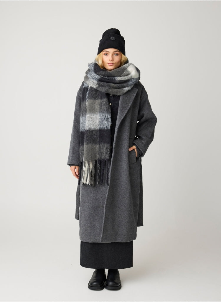 Karierter Schal aus recyceltem Polyester