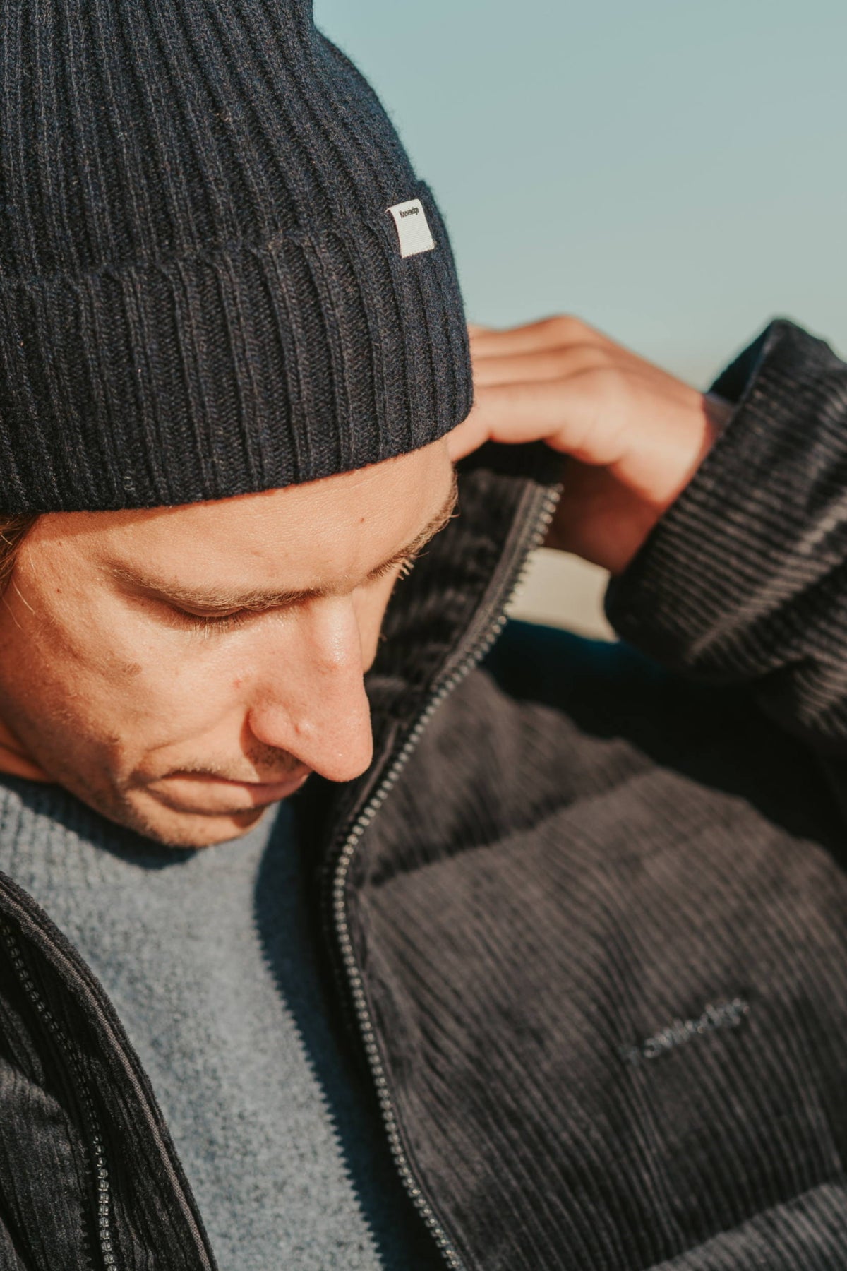 Wattierte Cord-Steppjacke mit hohem Kragen aus Bio-Baumwolle