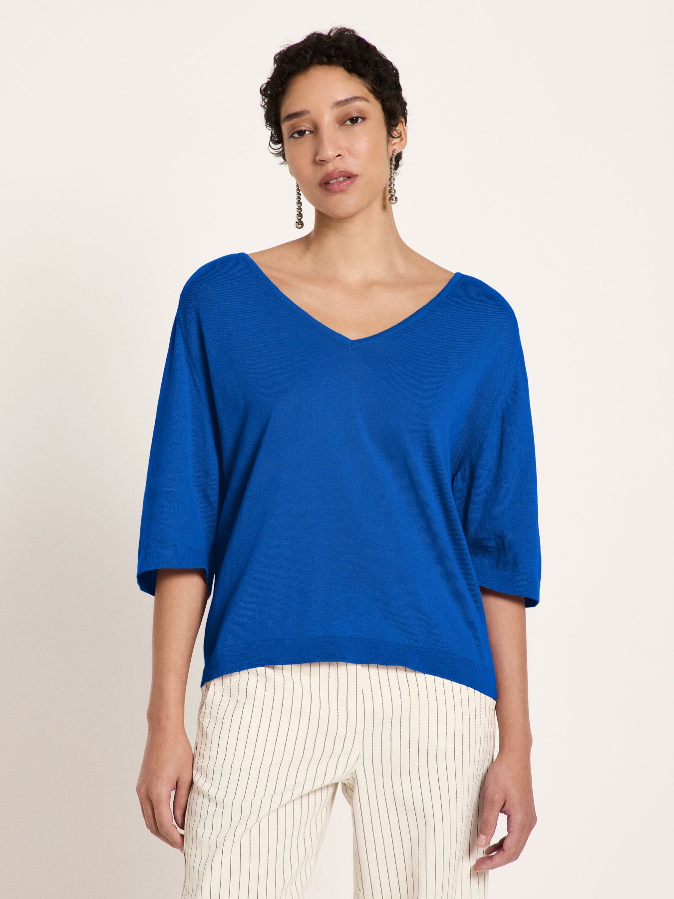 Strickshirt mit V-Ausschnitt aus Bio-Baumwolle