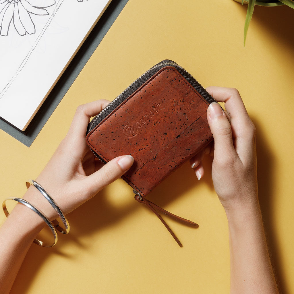 Kleines Portemonnaie aus Kork