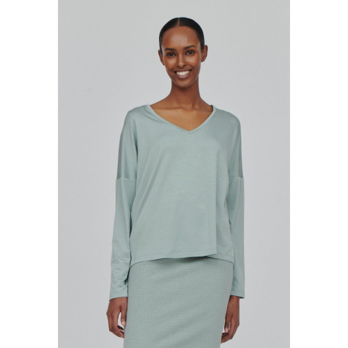 Langarmshirt V-Neck JOLINE aus Tencel™